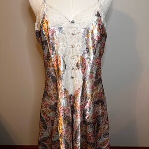 Sleep Solutions Vintage Floral Satin Chemise Nightgown Lingerie Baby Doll Size M